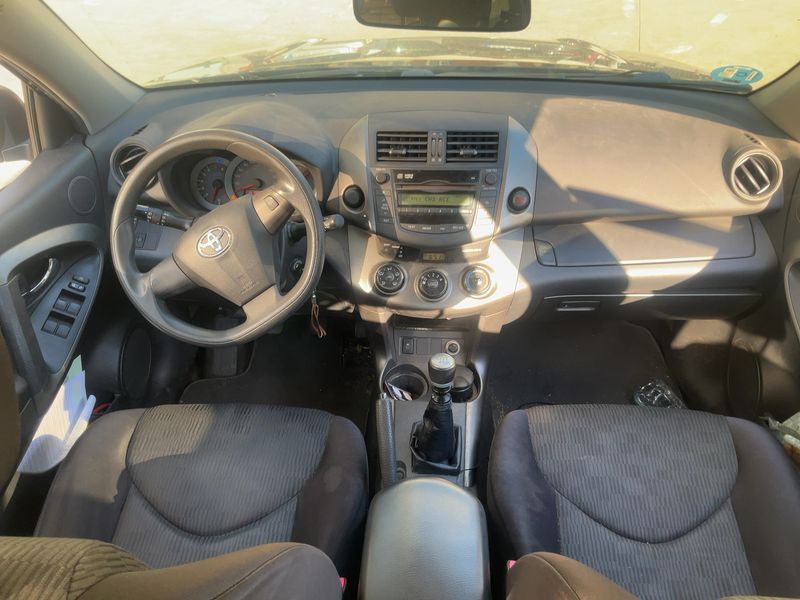 Toyota RAV 4 2.0 Active 2011 – снимка 17