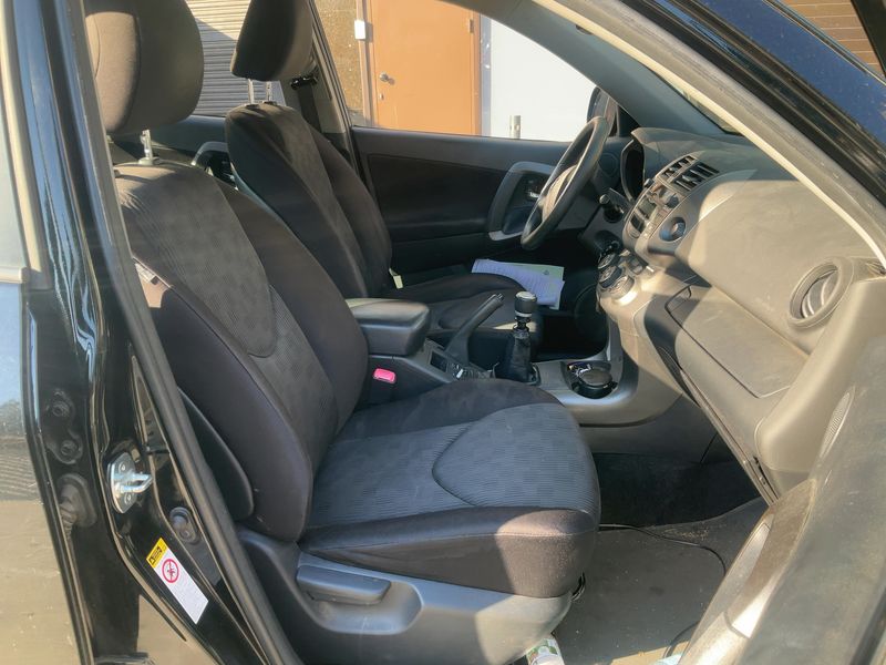 Toyota RAV 4 2.0 Active 2011 – снимка 16