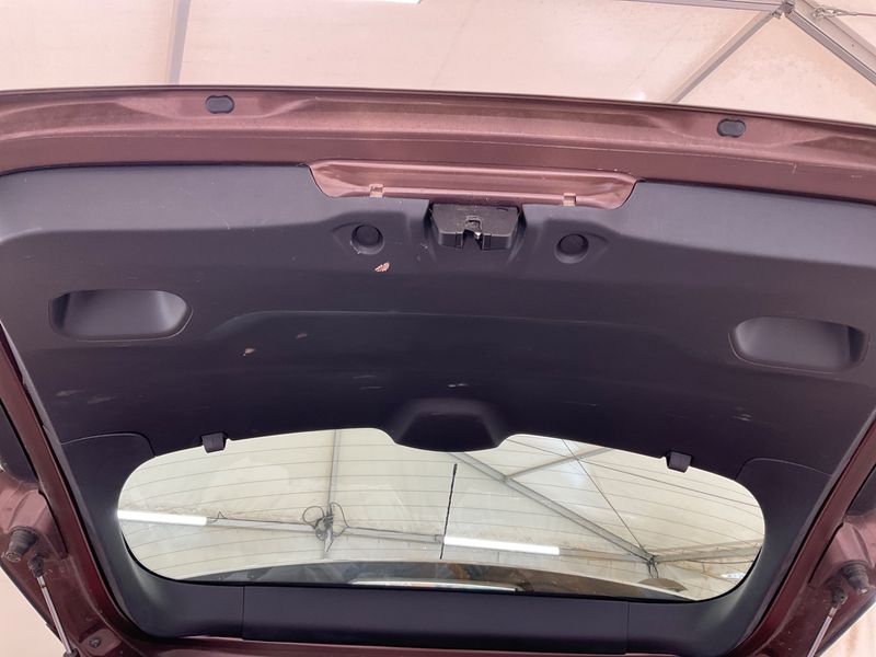 Peugeot 2008 1.6 e-HDi Allure 2013 – снимка 24