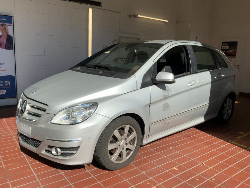 Mercedes-Benz B-Klasse B 200 2010 – снимка 1