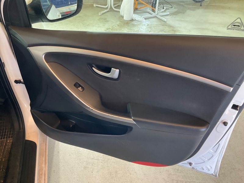 Hyundai i30 1.4 Europe plus 2014 – снимка 24