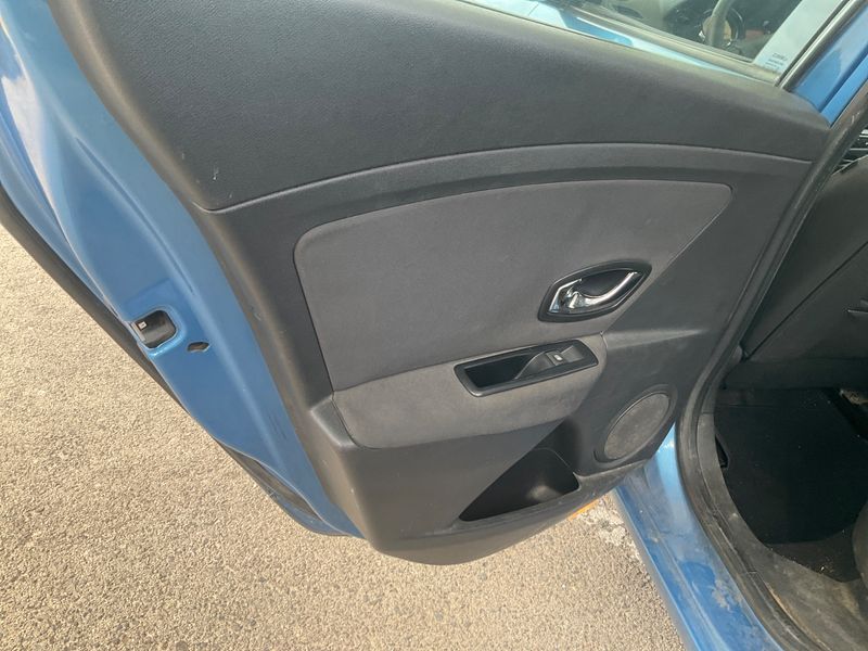 Renault Megane 1.5 dCi Dynamique 2012 – снимка 35