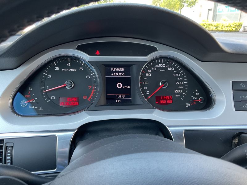 Audi A6 2.8 V6 FSI quattro 2010 – снимка 4
