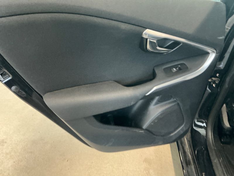 Volvo V40 1.6 D2 You! 2014 – снимка 26