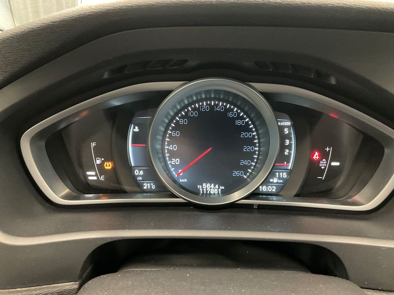 Volvo V40 1.6 D2 You! 2014 – снимка 19