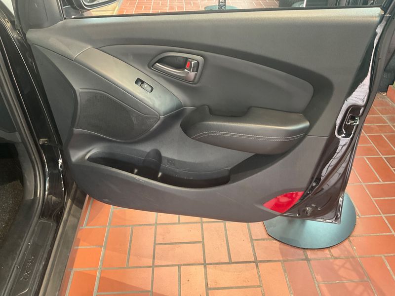 Hyundai ix35 1.6 Trend Blue 2WD 2014 – снимка 40