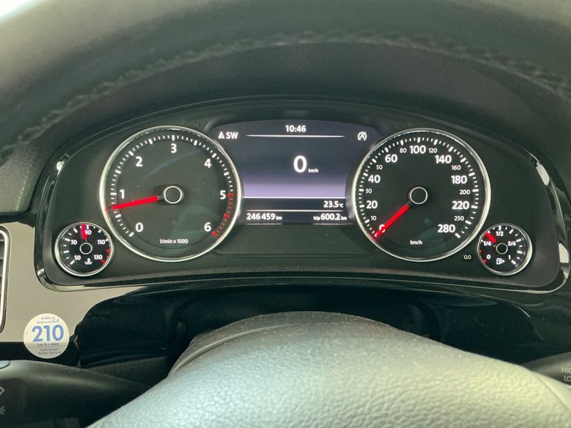 Volkswagen Touareg 3.0 V6 TDI BlueMotion Tech 2011 – снимка 18
