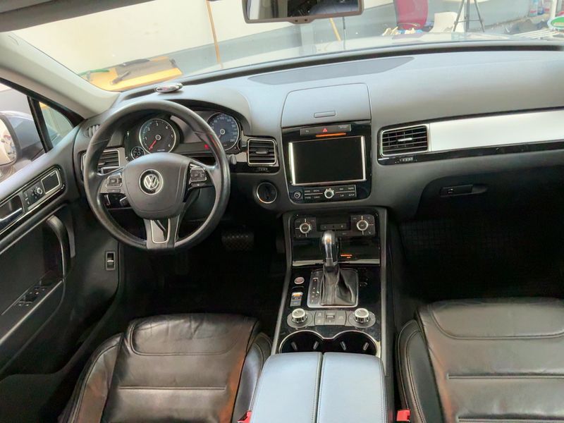 Volkswagen Touareg 3.0 V6 TDI BlueMotion Tech 2011 – снимка 17