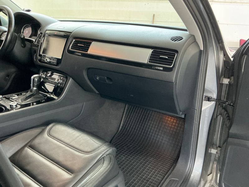 Volkswagen Touareg 3.0 V6 TDI BlueMotion Tech 2011 – снимка 29