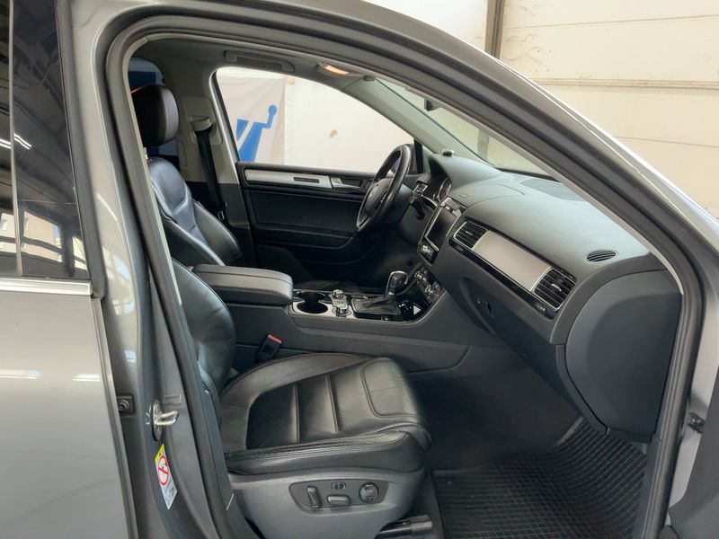 Volkswagen Touareg 3.0 V6 TDI BlueMotion Tech 2011 – снимка 16