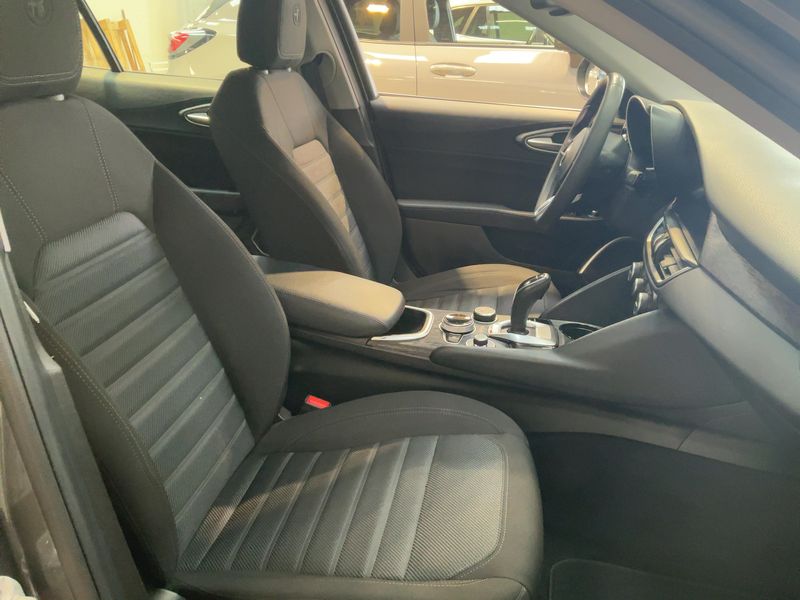 Alfa Romeo Giulia 2.2 JTDM Super 2020 – снимка 16