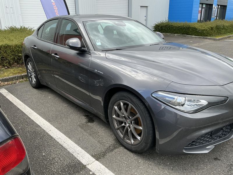 Alfa Romeo Giulia 2.2 JTDM Super 2020 – снимка 12