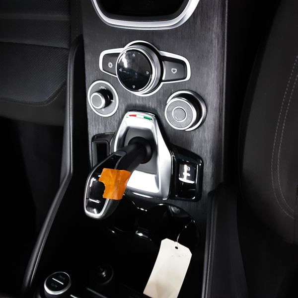 Alfa Romeo Giulia 2.2 JTDM Super 2020 – снимка 27