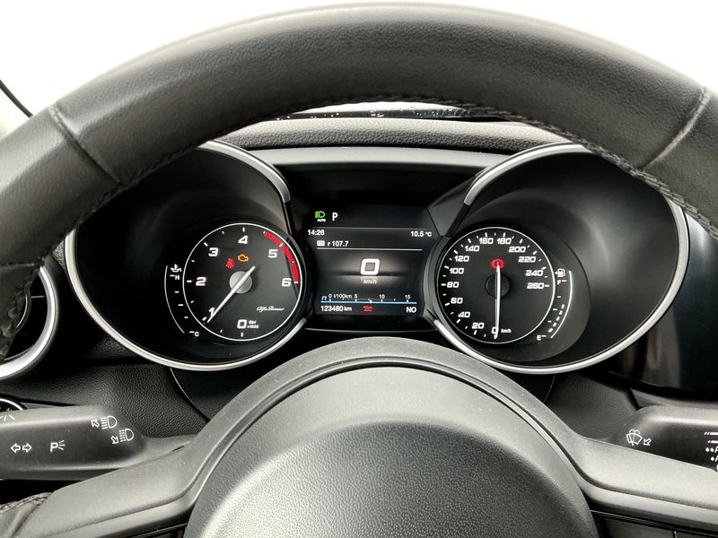 Alfa Romeo Giulia 2.2 JTDM Super 2020 – снимка 29