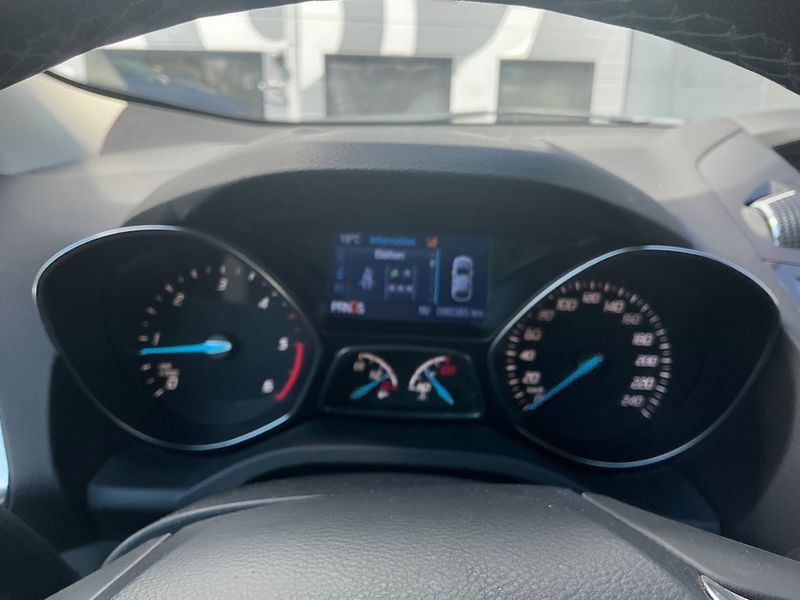 Ford Kuga 2.0 TDCi Individual 2014 – снимка 19