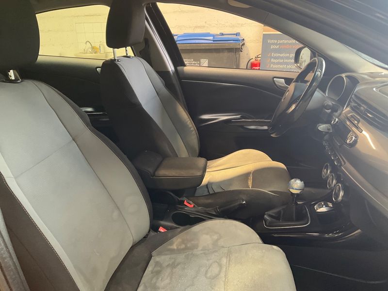 Alfa Romeo Giulietta 2.0 JTDM Distinctive 2011 – снимка 3