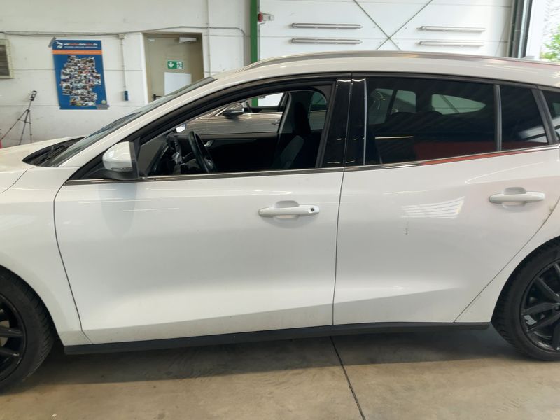 Ford Focus 1.5 EcoBoost Titanium 2019 – снимка 4