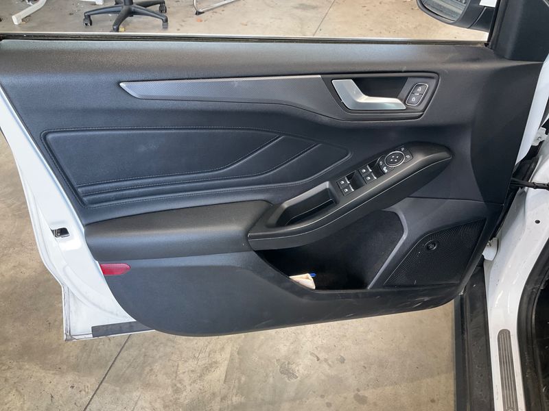 Ford Focus 1.5 EcoBoost Titanium 2019 – снимка 27