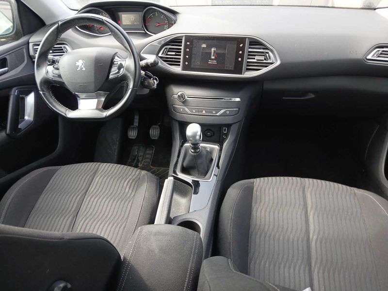 Peugeot 308 1.6 Blue-HDi 2017 – снимка 11