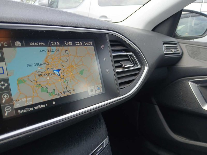 Peugeot 308 1.6 Blue-HDi 2017 – снимка 13