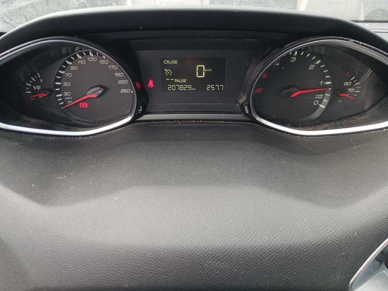 Peugeot 308 1.6 Blue-HDi 2017 – снимка 12