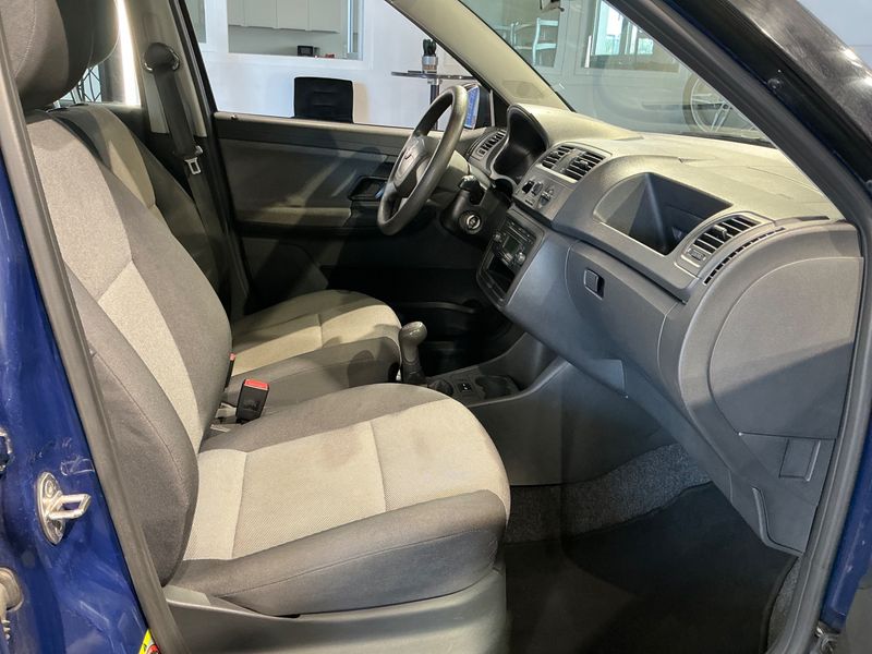 Skoda Fabia 1.2 TSI Ambition 2012 – снимка 3