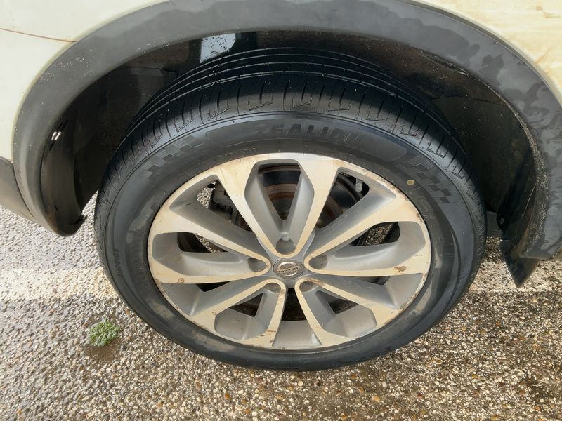 Nissan Qashqai 2.0 dCi Tekna 4x4 2010 – снимка 9