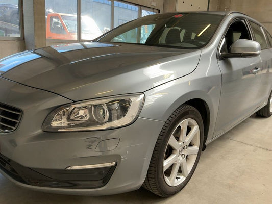 Volvo V60 2.0 D4 Linje Svart 2018 – снимка 2