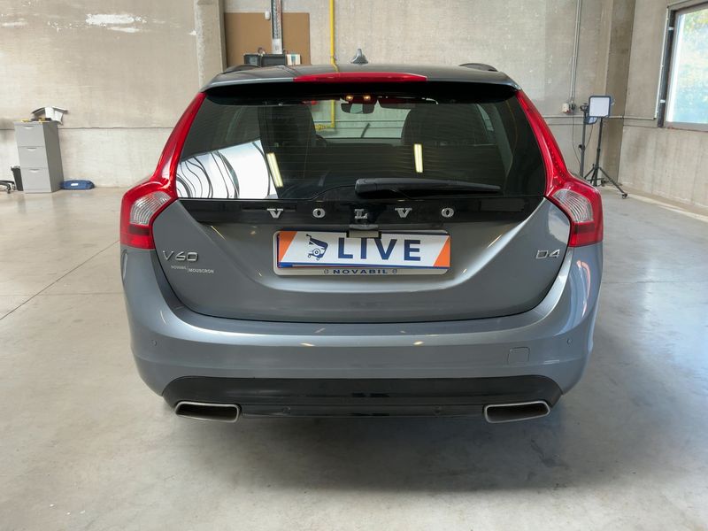 Volvo V60 2.0 D4 Linje Svart 2018 – снимка 7