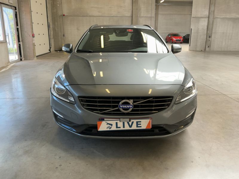 Volvo V60 2.0 D4 Linje Svart 2018 – снимка 14