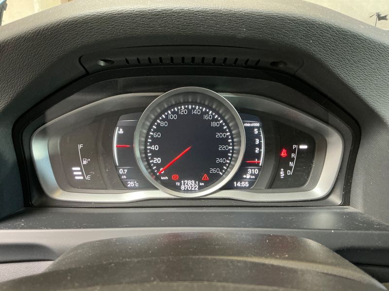 Volvo V60 2.0 D4 Linje Svart 2018 – снимка 18