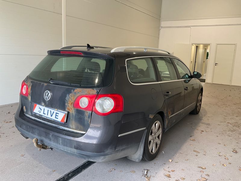 Volkswagen Passat 2.0 TDI Sportline 4Motion 2009 – снимка 2