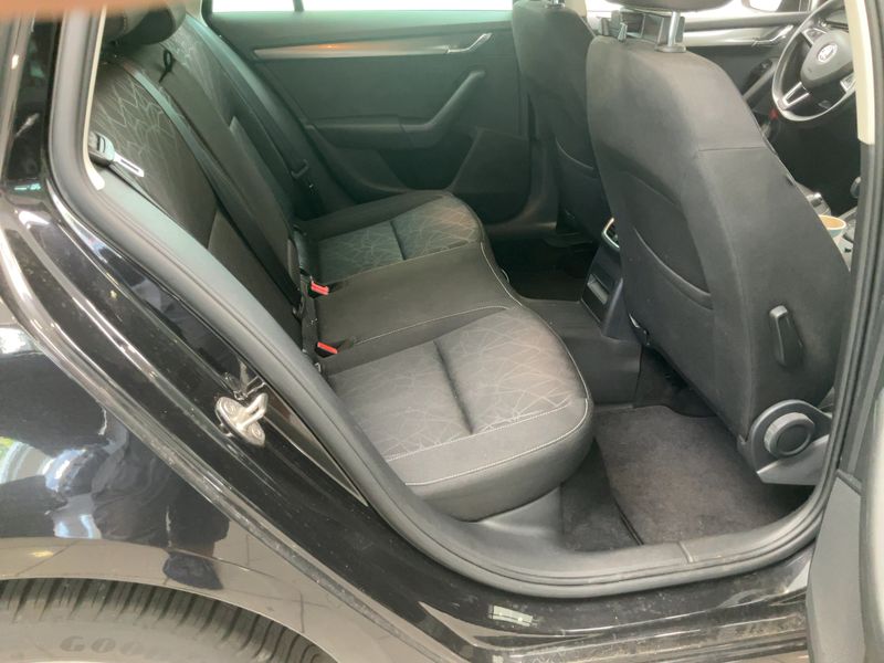 Skoda Octavia 1.6 TDI Clever 2018 – снимка 19