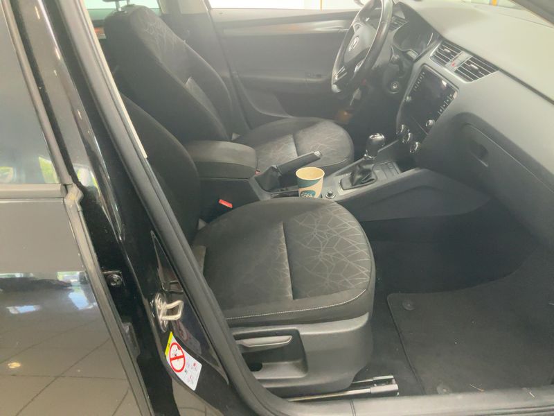 Skoda Octavia 1.6 TDI Clever 2018 – снимка 16