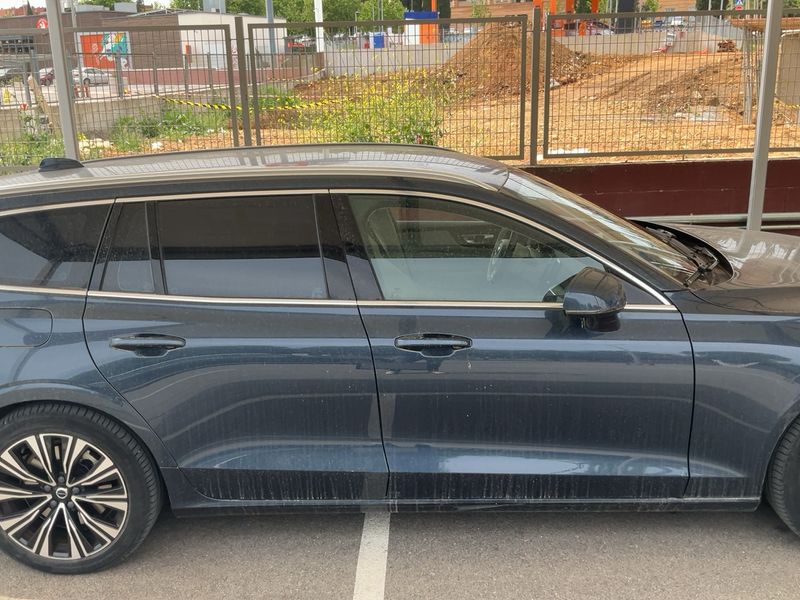 Volvo V60 2.0 T6 Recharge Plug-in Hybrid Plus Bright AWD 2022 – снимка 10