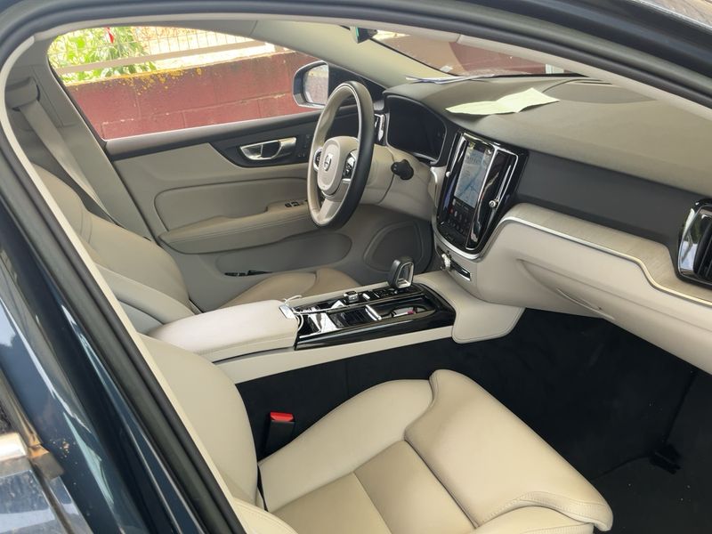 Volvo V60 2.0 T6 Recharge Plug-in Hybrid Plus Bright AWD 2022 – снимка 16