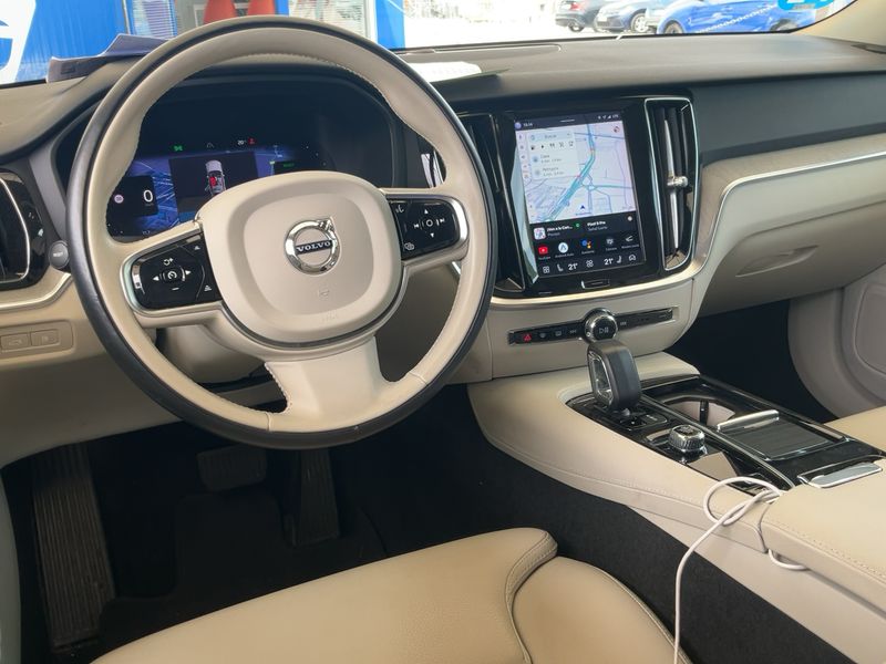 Volvo V60 2.0 T6 Recharge Plug-in Hybrid Plus Bright AWD 2022 – снимка 17