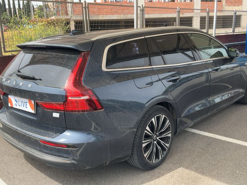 Volvo V60 2.0 T6 Recharge Plug-in Hybrid Plus Bright AWD 2022 – снимка 8