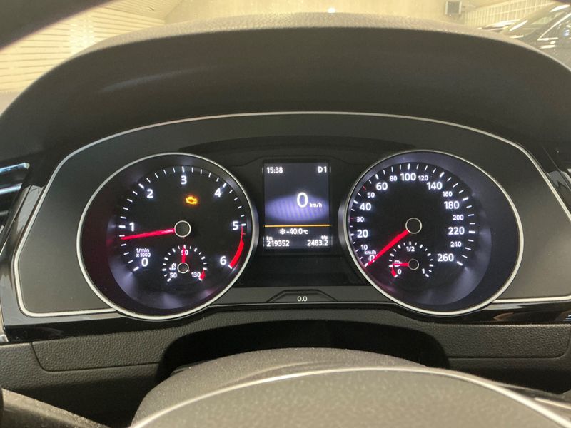 Volkswagen Passat 2.0 TDI Highline BlueMotion Tech 2015 – снимка 19