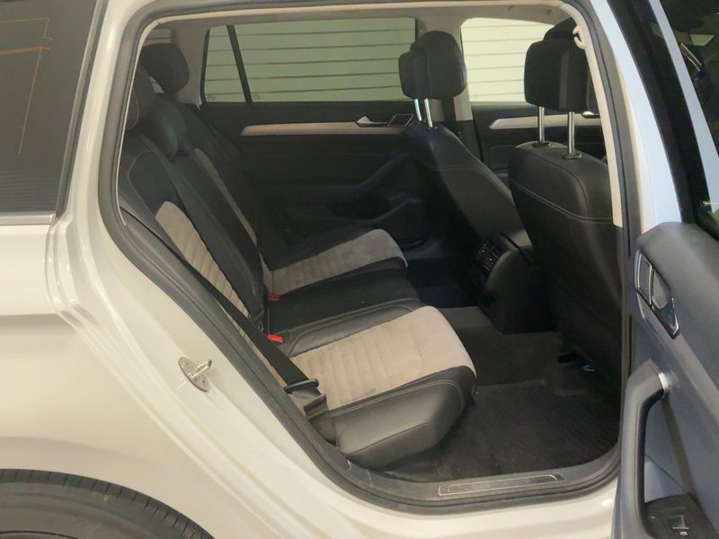 Volkswagen Passat 2.0 TDI Highline BlueMotion Tech 2015 – снимка 20