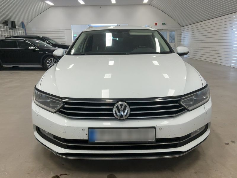 Volkswagen Passat 2.0 TDI Highline BlueMotion Tech 2015 – снимка 14