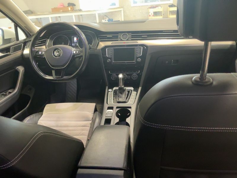 Volkswagen Passat 2.0 TDI Highline BlueMotion Tech 2015 – снимка 18