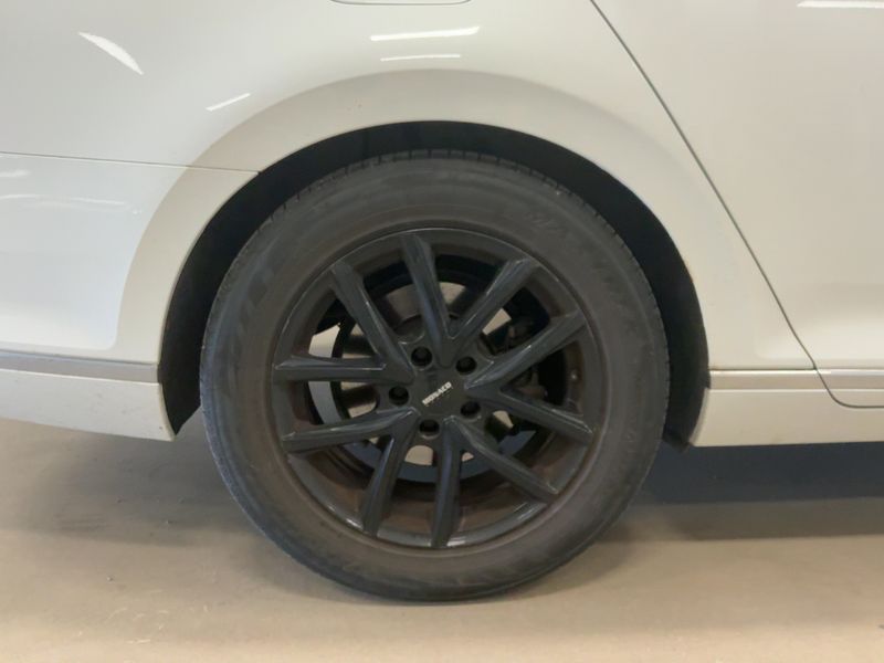 Volkswagen Passat 2.0 TDI Highline BlueMotion Tech 2015 – снимка 9