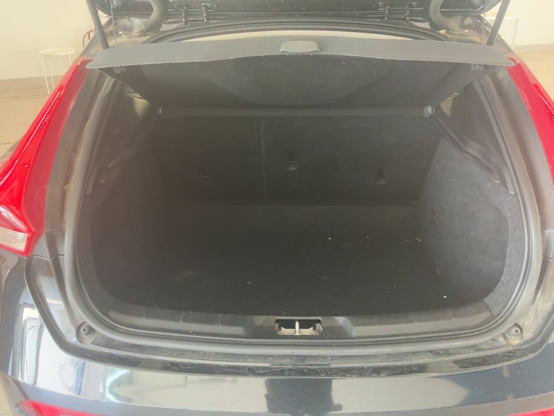 Volvo V40 2.0 D2 Kinetic 2016 – снимка 15