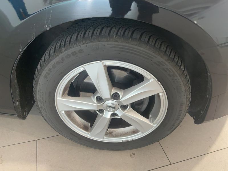 Volvo V40 2.0 D2 Kinetic 2016 – снимка 11
