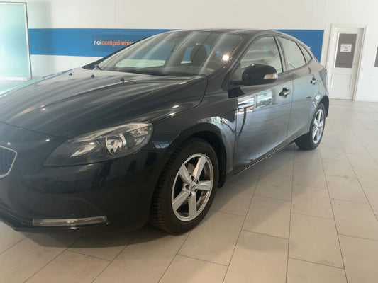 Volvo V40 2.0 D2 Kinetic 2016 – снимка 2