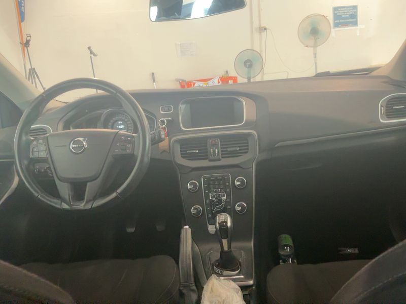 Volvo V40 2.0 D2 Kinetic 2016 – снимка 17