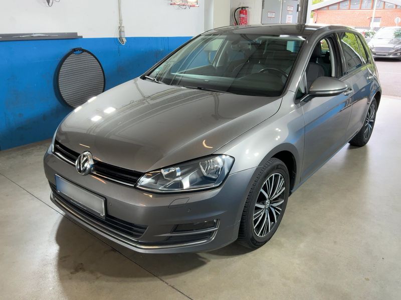 Volkswagen Golf VII 1.6 TDI Allstar BlueMotion Tech 2016 – снимка 1