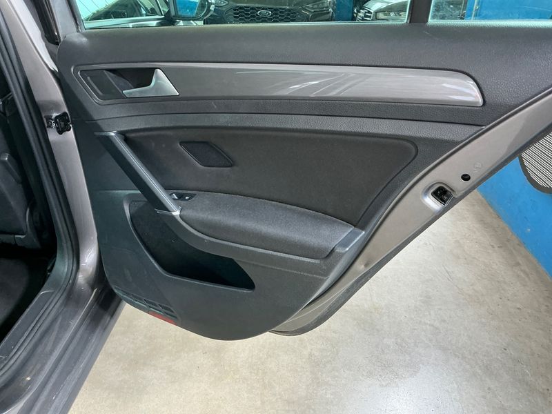 Volkswagen Golf VII 1.6 TDI Allstar BlueMotion Tech 2016 – снимка 27