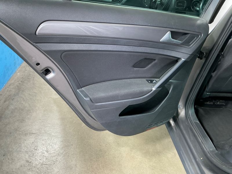 Volkswagen Golf VII 1.6 TDI Allstar BlueMotion Tech 2016 – снимка 25